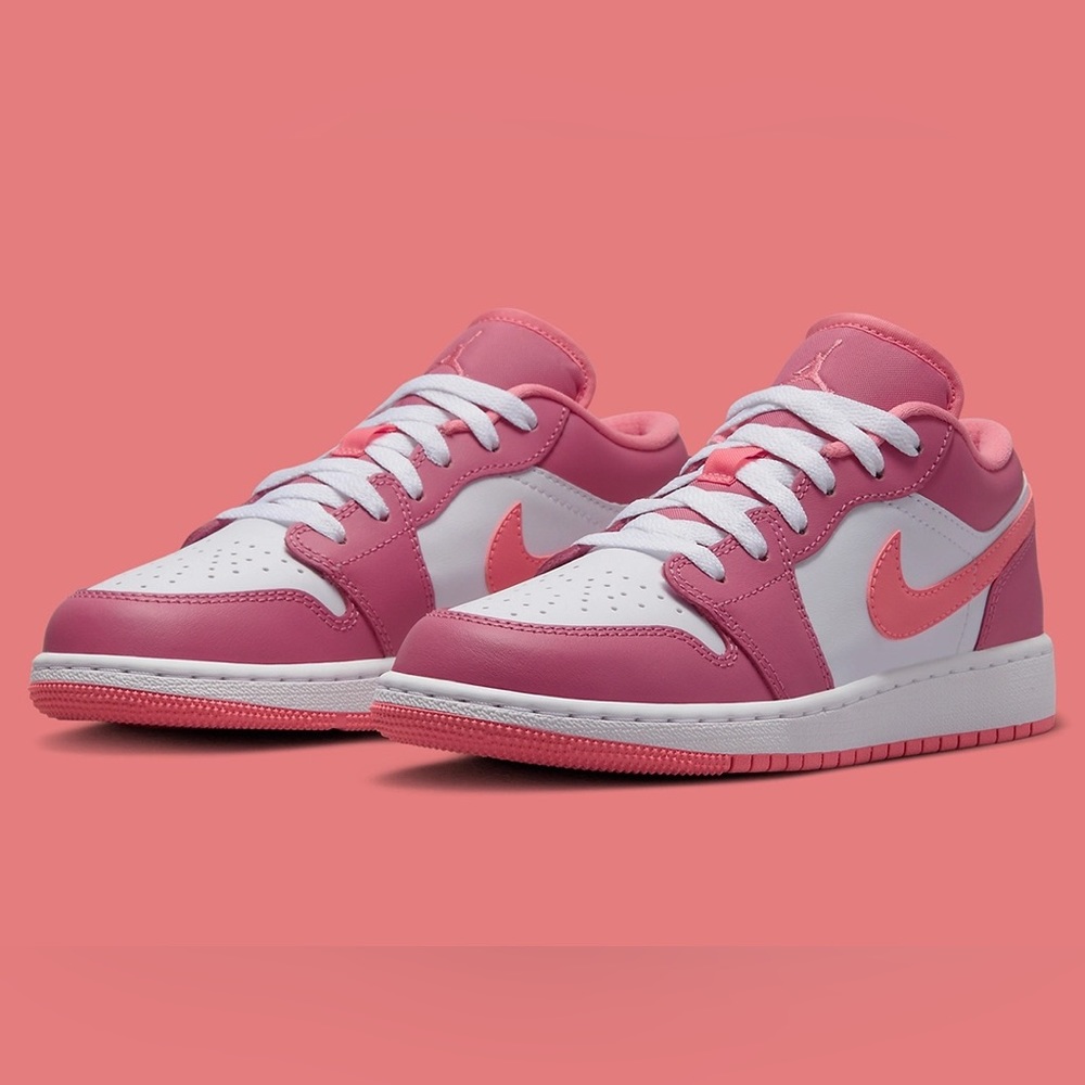 Brand new Nike Air Jordan 1 Low Desert Berry GS size 5Y/6.5W